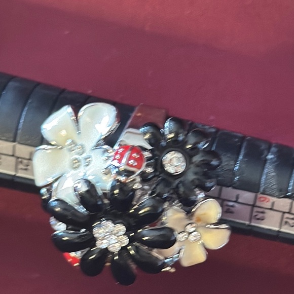 Silver and Black Statement Ring with Intricate Design - Picture 4 of 6